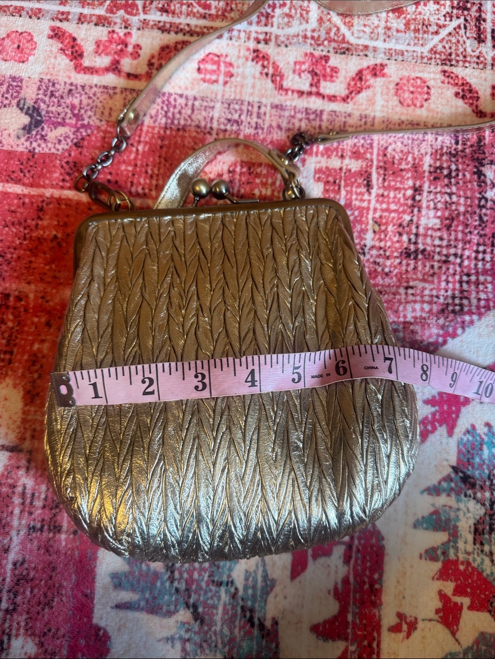 HOBO Metallic Gold Ruched Leather Top Kisslock Bag - Picture 10 of 12